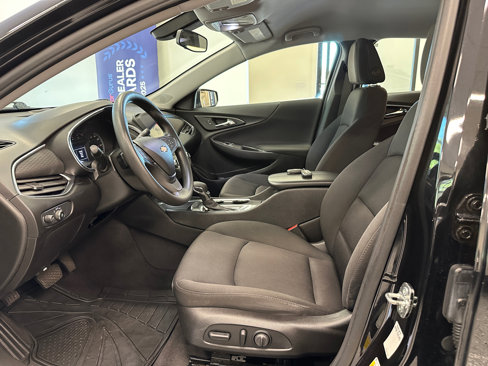 Used 2021 Chevrolet Malibu LT image 17