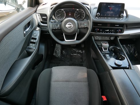 Used 2023 Nissan Rogue SV image 10