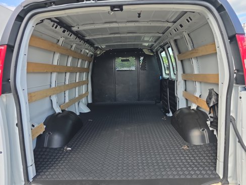 Used 2023 Chevrolet Express 2500 w/ Driver Convenience Package image 5