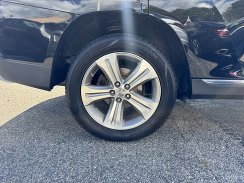 Used 2013 Toyota Highlander Limited image 10