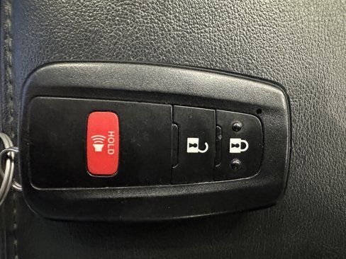 Used 2019 Toyota Prius image 29