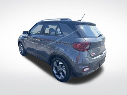Certified 2024 Hyundai Venue Limited image 3
