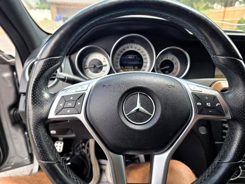 Used 2012 Mercedes-Benz C 250 Sport image 15