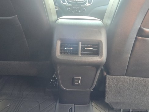 Used 2021 Chevrolet Equinox LT image 23