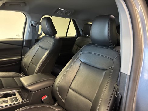 Used 2022 Ford Explorer Limited image 29