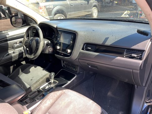 Used 2020 Mitsubishi Outlander ES image 16