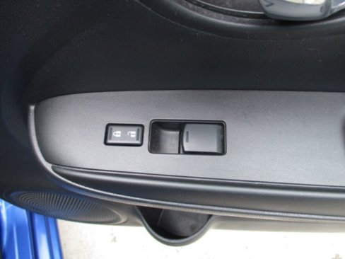 Used 2017 Nissan Versa SL image 28