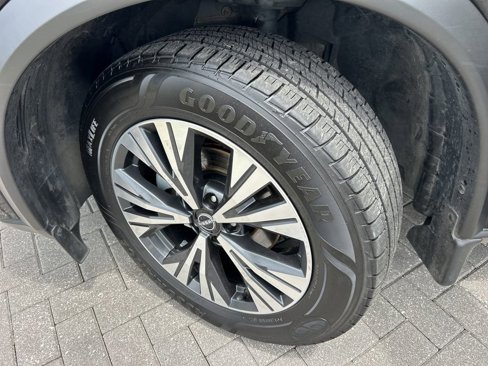 Used 2023 Nissan Rogue SV image 29