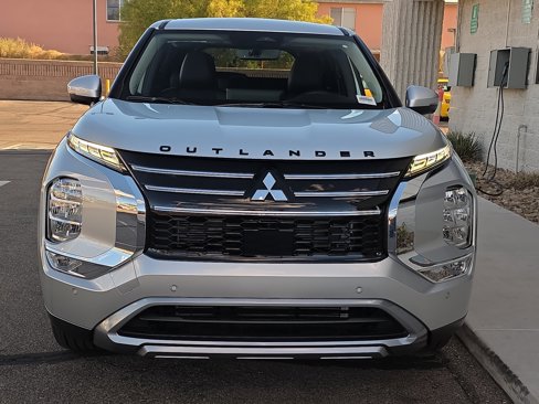 New 2025 Mitsubishi Outlander SE image 2