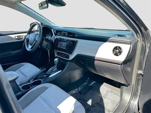 Used 2017 Toyota Corolla SE image 20