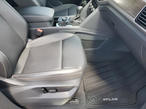 Used 2019 Volkswagen Atlas SEL R-Line image 16