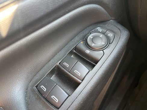 Used 2021 Chevrolet Equinox LT image 24