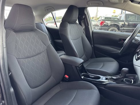 Used 2022 Toyota Corolla LE image 9