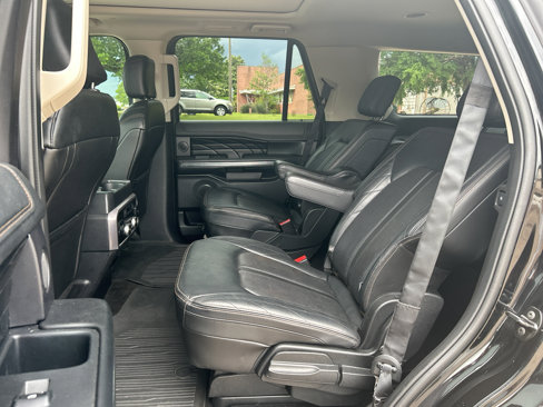 Used 2018 Ford Expedition Platinum image 13