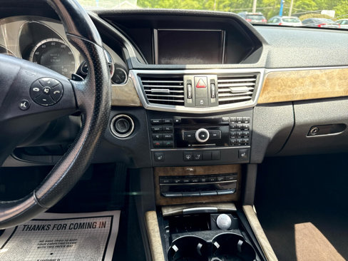 Used 2010 Mercedes-Benz E 350 4MATIC Sedan image 18