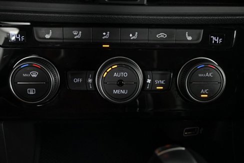 Certified 2019 Volkswagen Jetta SEL image 25