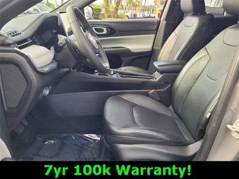Used 2023 Jeep Compass Limited image 10