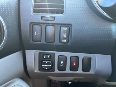 Used 2011 Toyota Tacoma PreRunner image 21