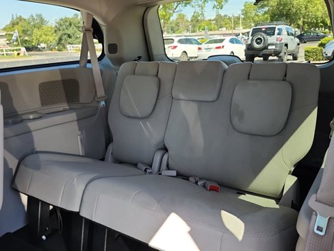 Used 2013 Dodge Grand Caravan SE image 31