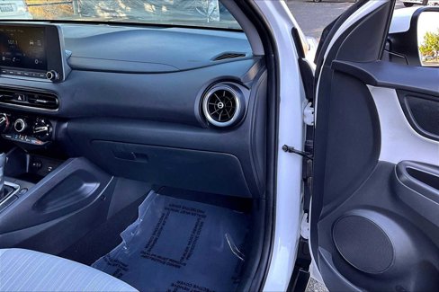 Used 2022 Hyundai Kona SEL image 18