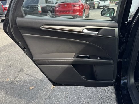 Used 2013 Ford Fusion SE image 15