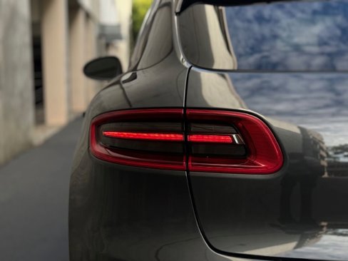 Used 2018 Porsche Macan S image 18