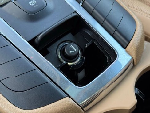 Used 2018 Porsche Macan image 34