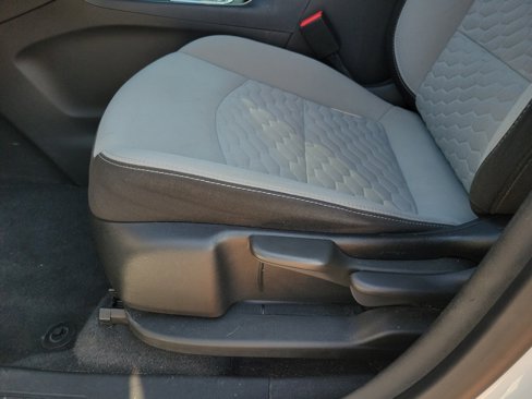 Used 2020 Chevrolet Equinox LS image 5