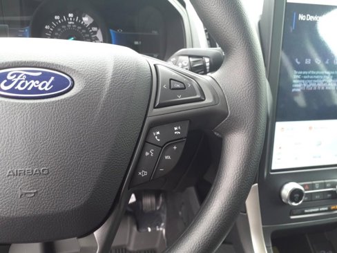 Used 2024 Ford Edge SE image 31