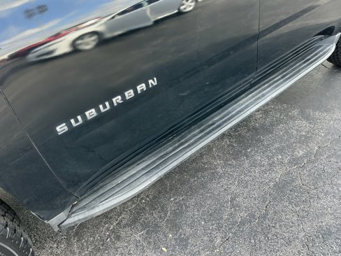 Used 2017 Chevrolet Suburban LT image 24