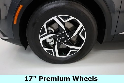 Used 2025 Kia Sportage LX image 27