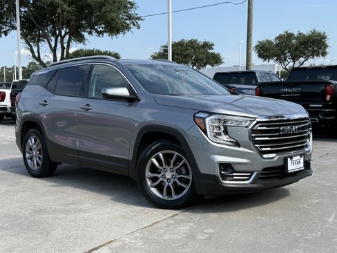 Used 2024 GMC Terrain SLT image 2