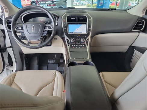 Used 2019 Lincoln Nautilus Select image 15