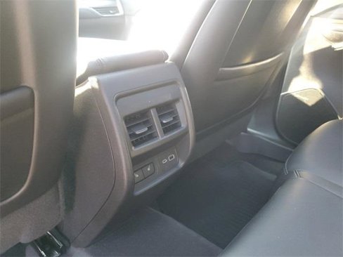 Used 2021 Cadillac XT4 Premium Luxury image 13