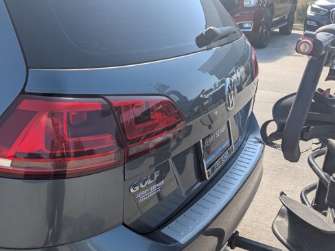 Used 2017 Volkswagen Golf SEL image 13