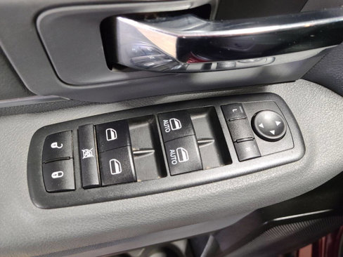 Used 2020 RAM 1500 Classic SLT image 26