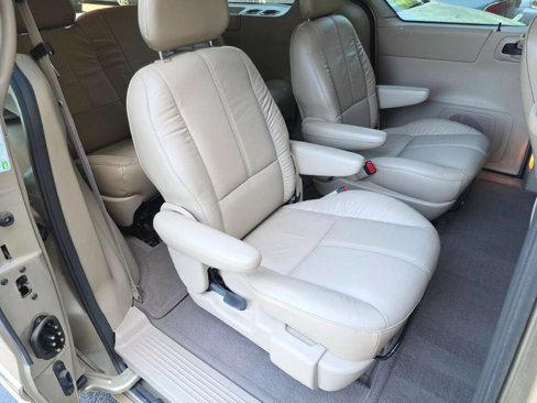Used 1999 Ford Windstar SEL image 19