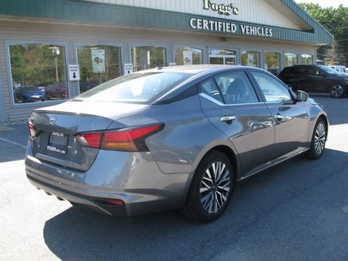 Used 2024 Nissan Altima 2.5 SV image 4
