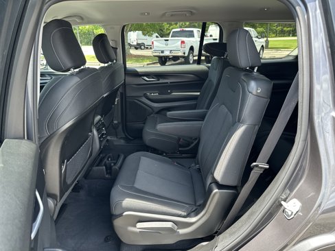 Used 2023 Jeep Grand Cherokee L Laredo image 22