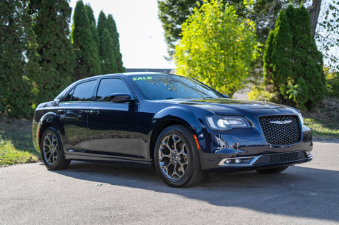 Used 2017 Chrysler 300 S image 3