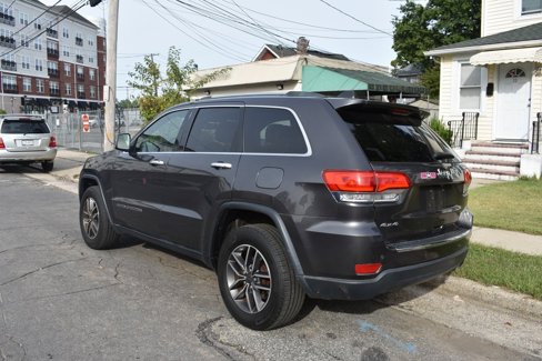 Used 2019 Jeep Grand Cherokee Limited w/ Luxury Group II image 6