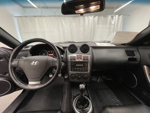Used 2004 Hyundai Tiburon GT image 12