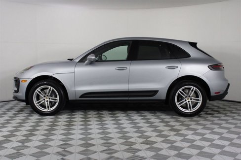 Certified 2025 Porsche Macan image 2