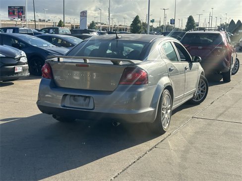Used 2013 Dodge Avenger R/T image 5