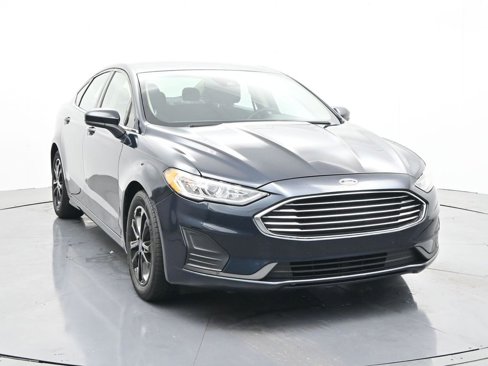 Used 2020 Ford Fusion SE image 3