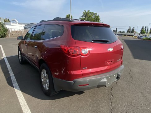 Used 2012 Chevrolet Traverse LT image 2