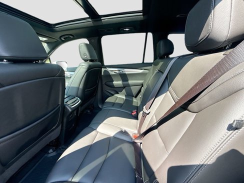 Used 2023 Cadillac XT6 Luxury w/ LPO, Floor Liner Package image 25