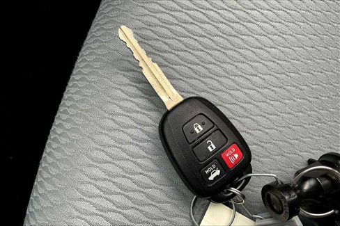 Used 2016 Toyota Corolla LE image 12