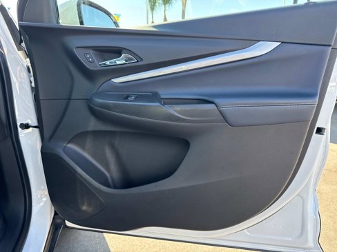 Used 2022 Chevrolet Bolt EUV LT w/ Convenience Package image 22