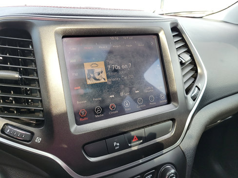 Used 2019 Jeep Cherokee Trailhawk w/ Comfort/Convenience Group image 17